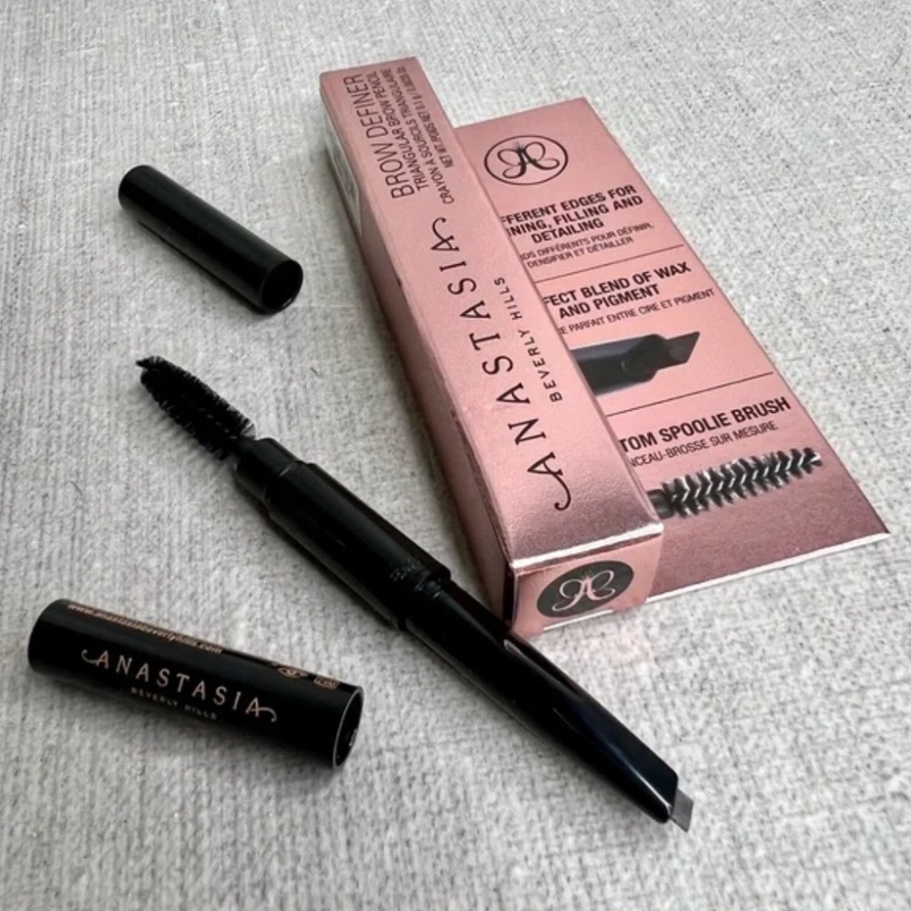 ❤️3 for $30❤️ Anastasiya Beverly Hills Brow Definer mini in Medium Brown